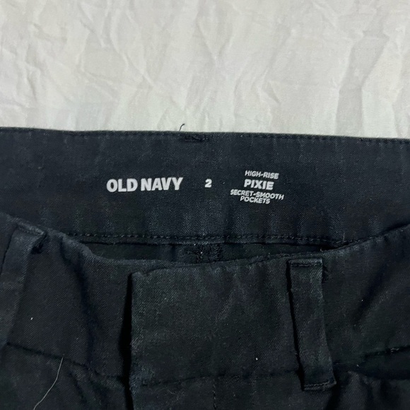 Old Navy High Rise Pixie Secret-Smooth Pocket Pants, Size 2 - Picture 5 of 10